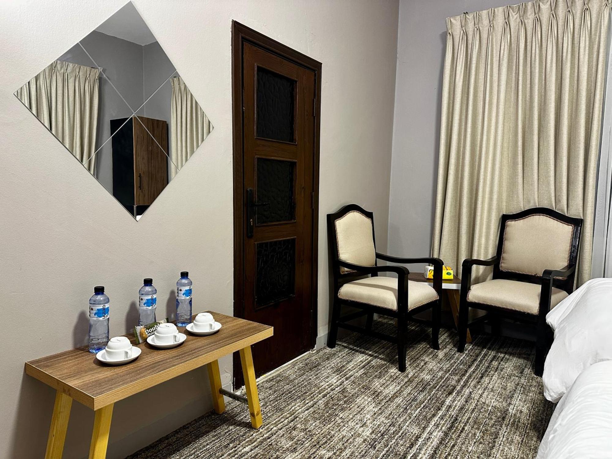 Hotel Beit Ahlan Amman Esterno foto